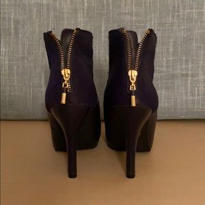 Me Too - Hidden platform bootie in navy blue